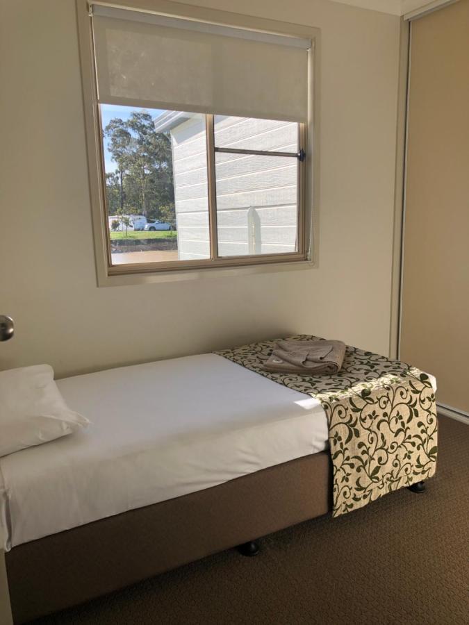 Australian Motor Home Tourist Park Twelve Mile Creek Karuah Exteriör bild
